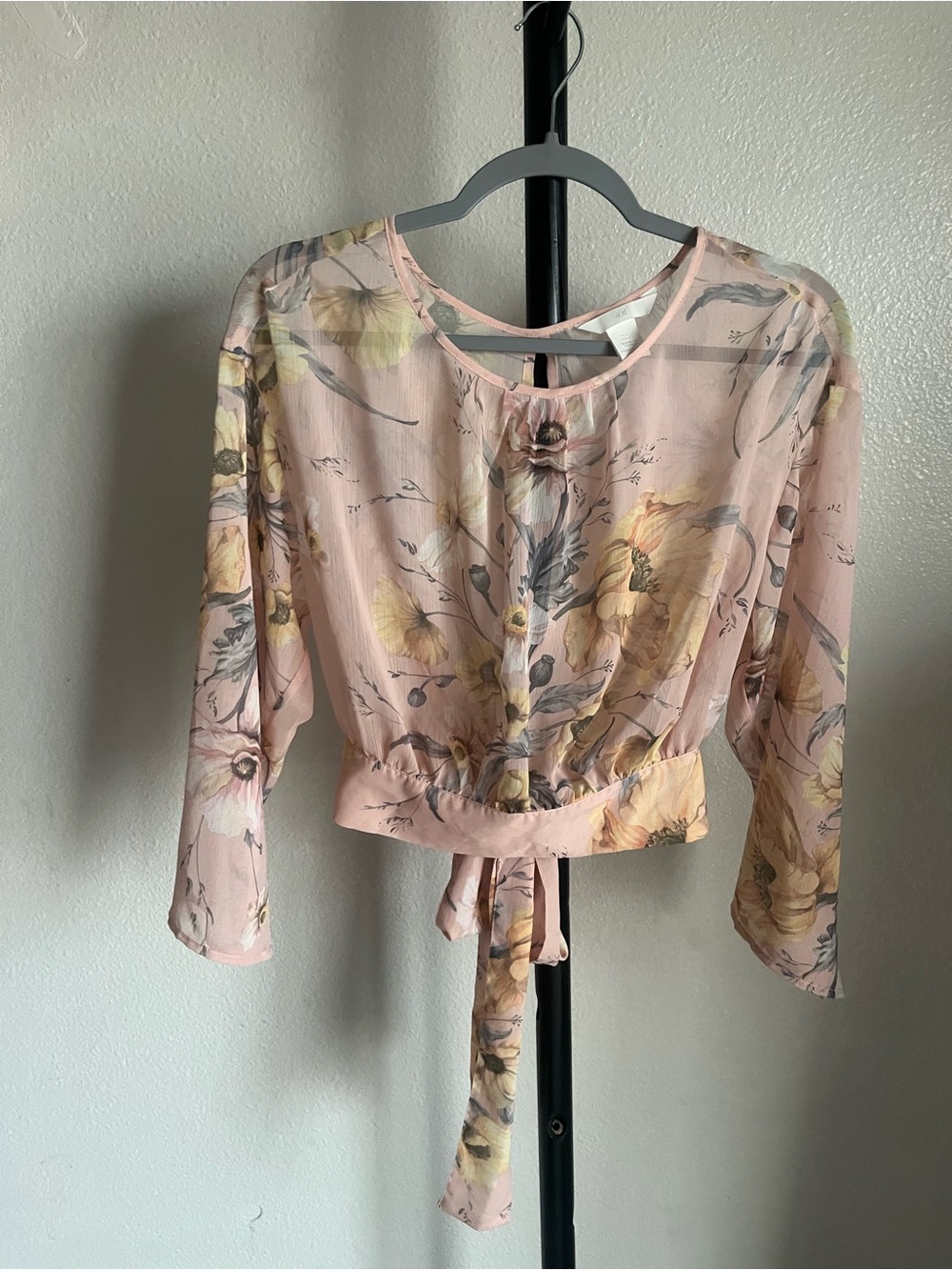 H&M Pale Pink Floral Tie-Waist Blouse